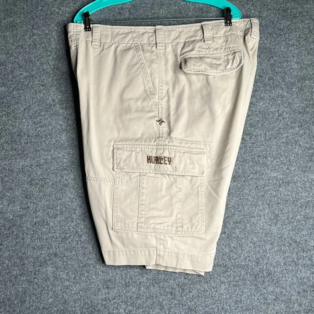 Hurley International Mens Khaki Cargo Shorts Tan Cotton Twill Size 36 Y2K